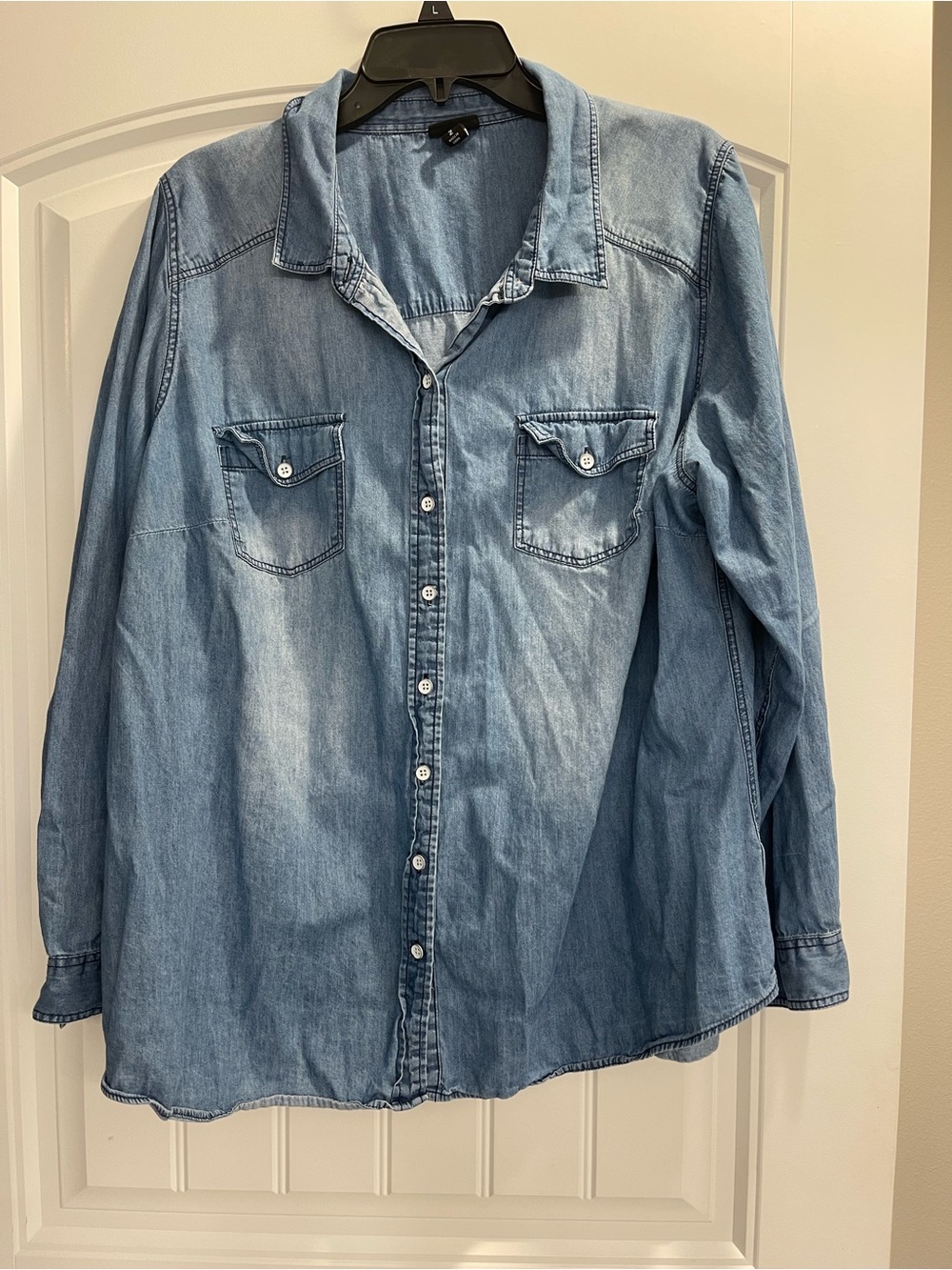 TORRID | Denim Chambray Button Down Shirt Light Wash Blue Pockets Plus Size | 2X